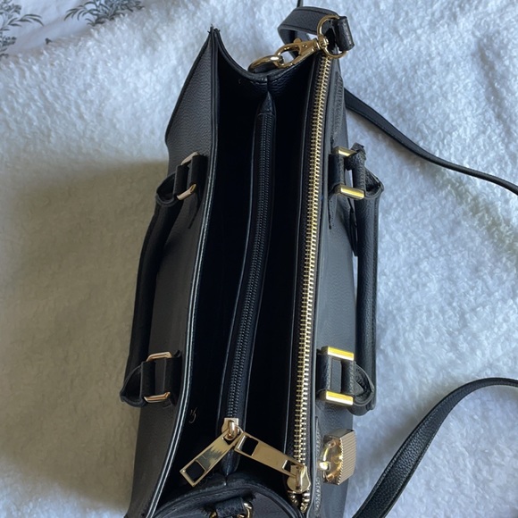 Black Aldo Medium sized purse - Picture 3 of 4